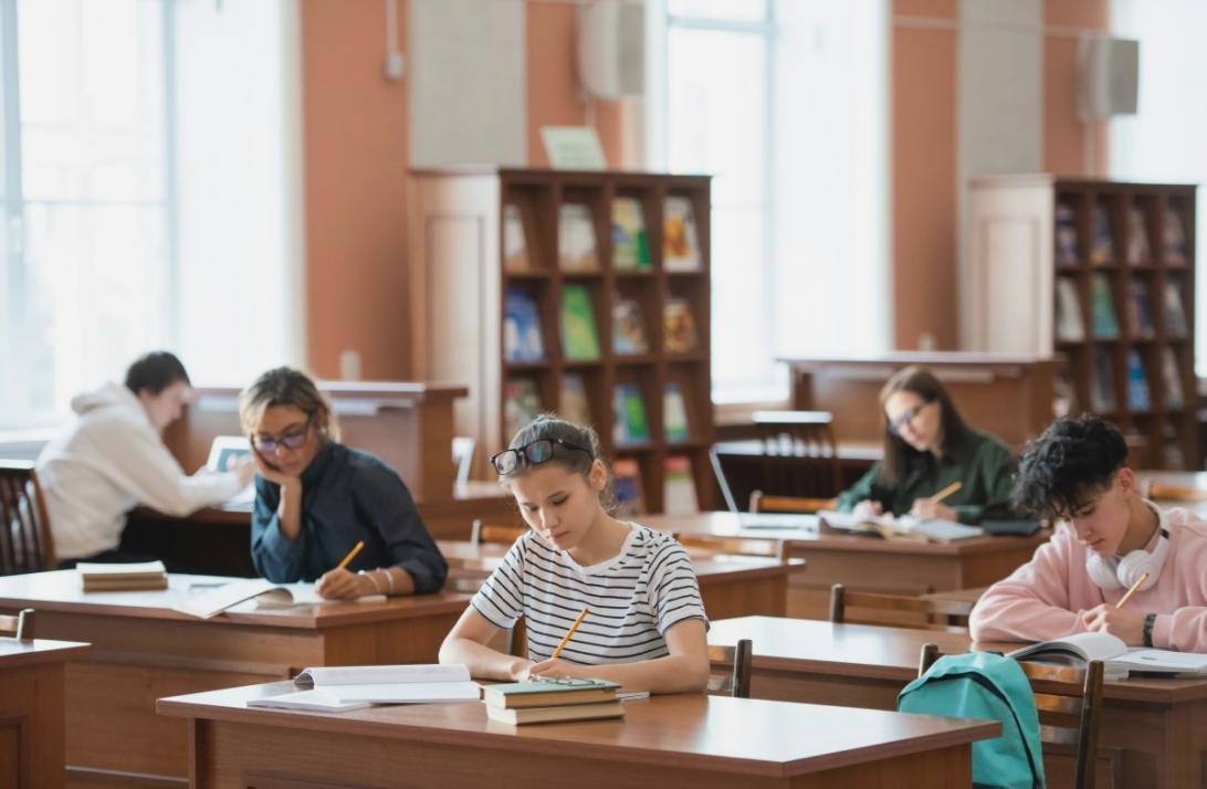 Espace de travail organisé pour la formation financière